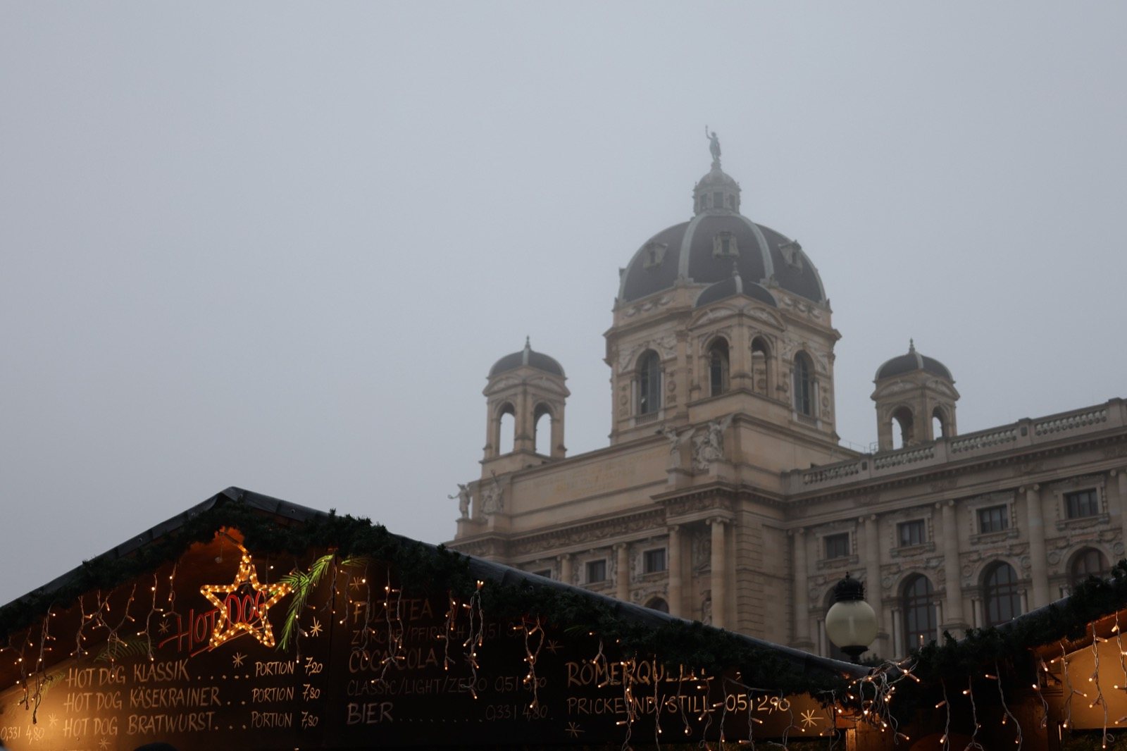 Weihnachtsdorf Maria-Theresien-Platz